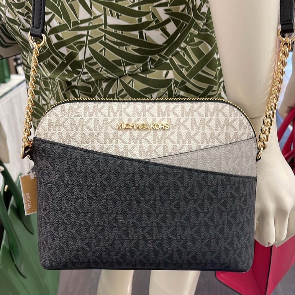 MICHAEL KORS
Jet Set Travel Medium Color-Block Signature Logo Dome Crossbody Bag - Picture 15 of 16